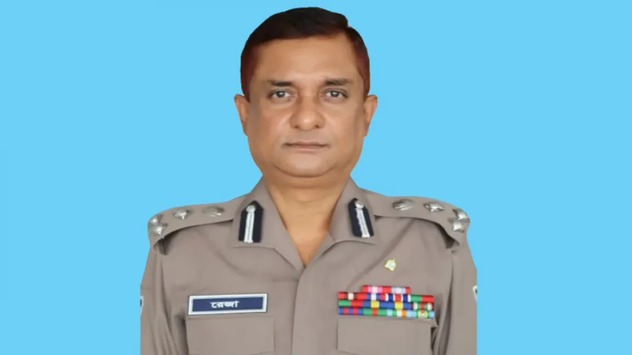 পাঁচবার পদোন্নতি বঞ্চনার পর খুলনার ডিআইজি রেজাউল করিম...