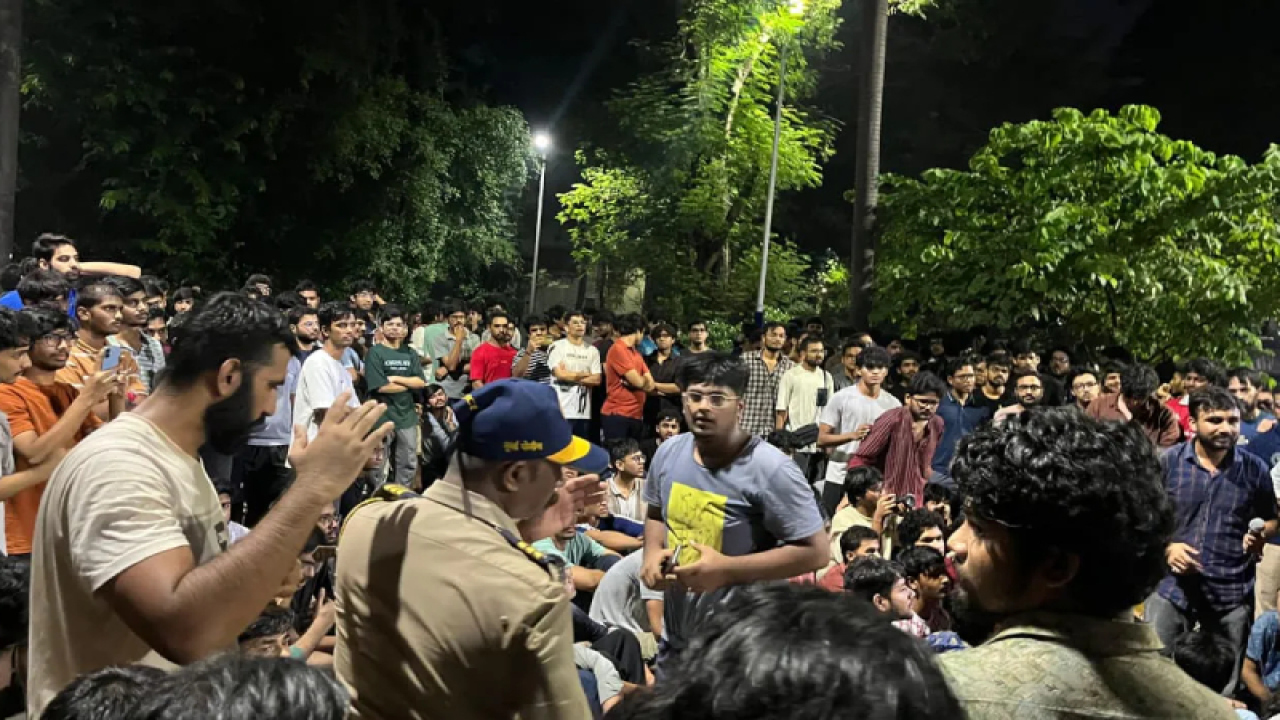 পরীক্ষায় চ্যাটজিপিটি ব্যবহারের অভিযোগ, আইআইটি বোম্বের শিক্ষার্থীর আত্মহত্যা...