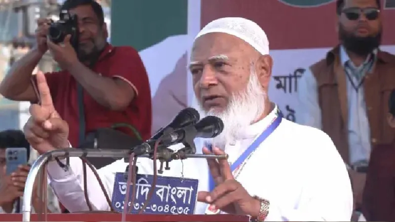 ‘স্বরাষ্ট্রমন্ত্রী সর্বমন্ত্রীর দায়িত্ব পালন করেন, নিজের মন্ত্রণালয়ের খোঁজ নেই’...