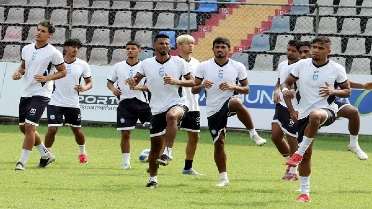 আসিয়ান কাপে অংশ নিতে ঢাকা ছাড়ল বাংলাদেশ...