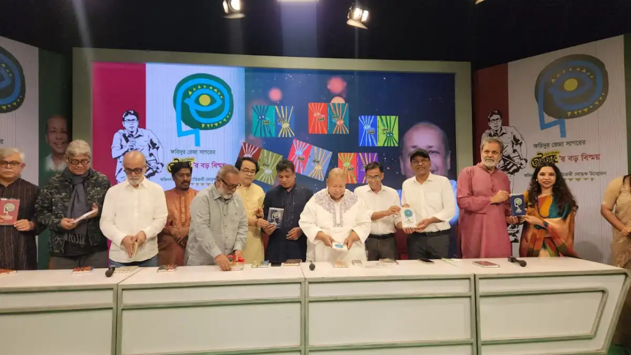 ‘ছোটকাকু’কে প্রজন্ম থেকে প্রজন্মে ছড়িয়ে দেওয়ার আহ্বান...