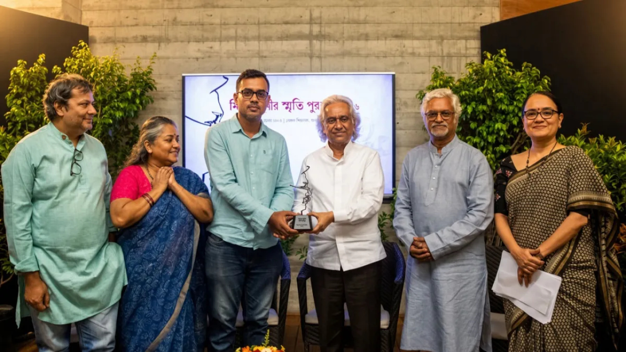 মিশুক মুনীর স্মৃতি পুরস্কার পেলেন চিত্রগ্রাহক বরকত হোসেন পলাশ...