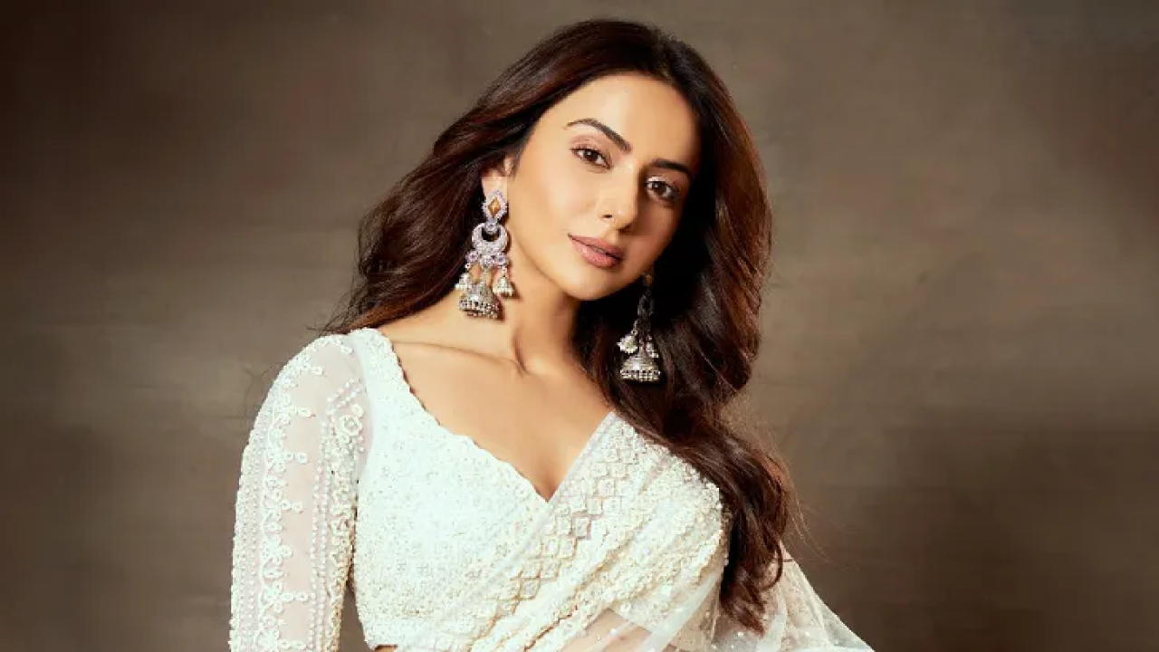 আয়কর বিভাগের অভিযানে যা বললেন ক্ষুব্ধ রাকুল...