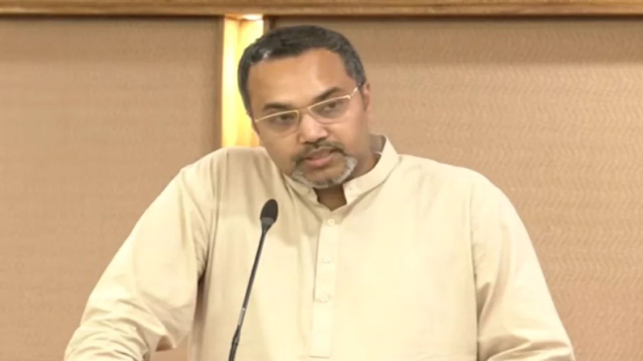 নিপীড়নের শিকার শিক্ষকদের মূল্যায়নের চিন্তা করছে সরকার: মাহদী আমিন...