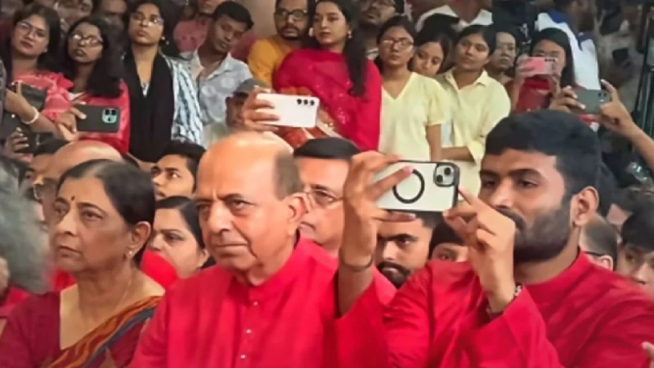 মহালয়ায় দেবীপক্ষের সূচনা অনুষ্ঠানে ঢাকেশ্বরী মন্দিরে ভারতের হাইকমিশনার...